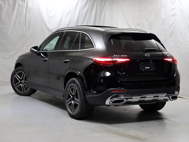 New 2026 Black Mercedes-Benz GLC 300 image 33