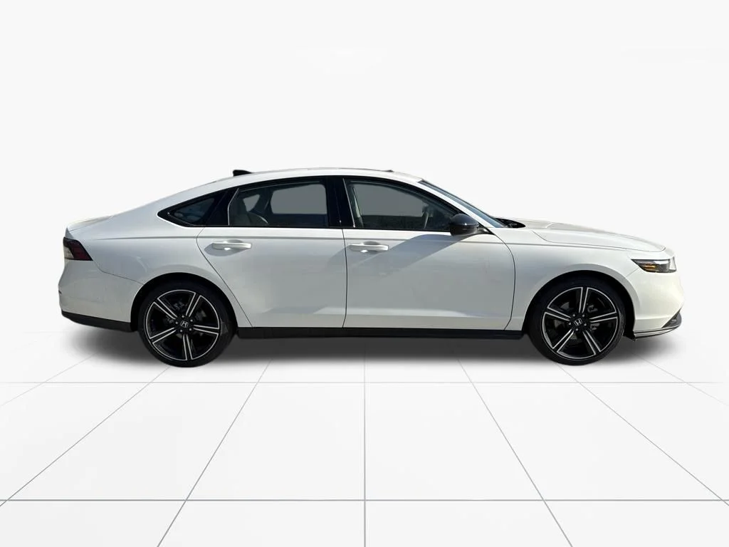 Used 2026 Platinum White Pearl Honda SE image 9