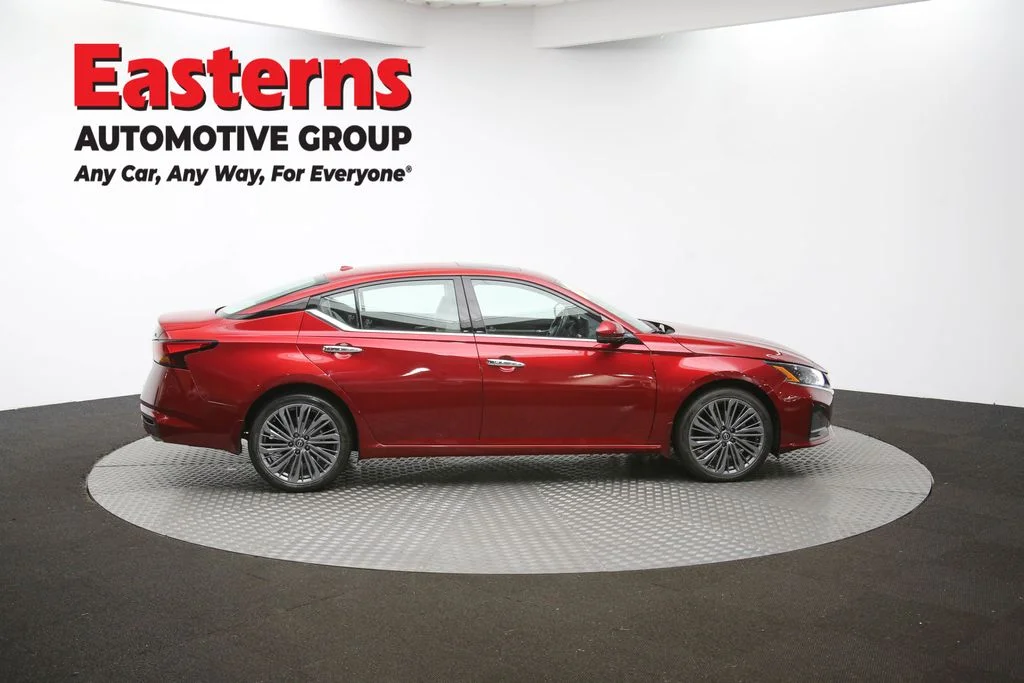 Used 2023 Red Nissan 2.5 SL image 44