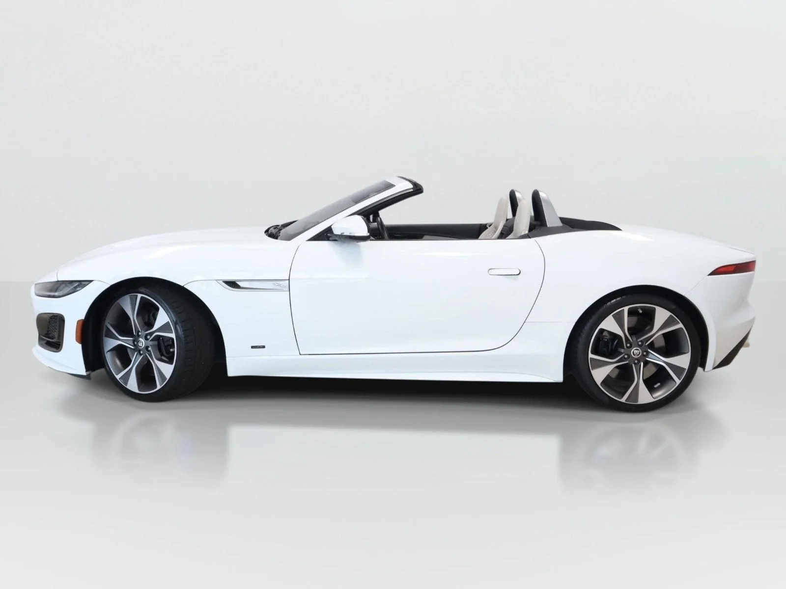 Used 2024 White Jaguar 75 image 2