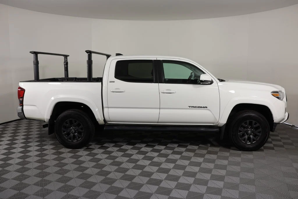 Used 2023 Ice Toyota SR5 image 9