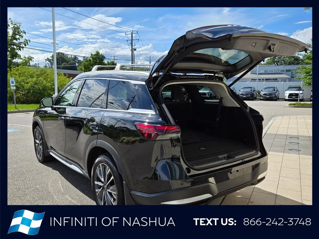 Certified Used 2026 Black INFINITI LUXE image 19