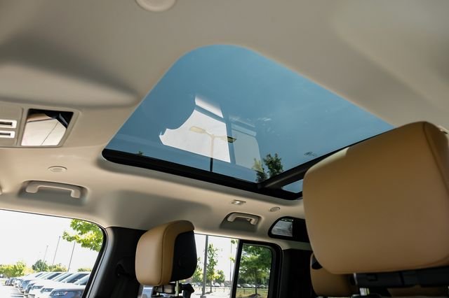 New 2026 Fuji White Land Rover S image 5