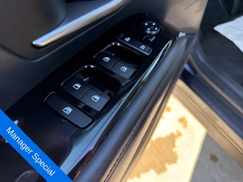 Certified Used 2024 Blue Hyundai SEL Convenience image 12