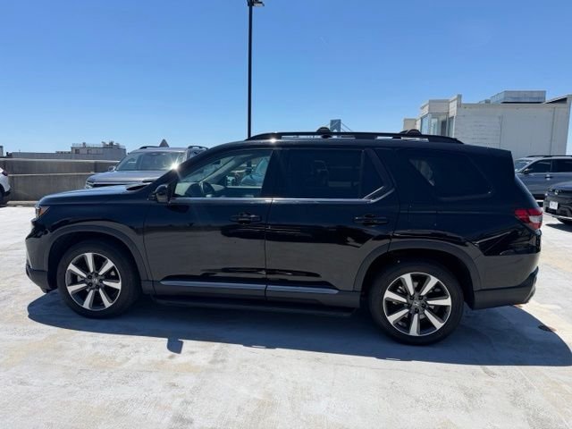 Used 2023 Black Honda Touring image 4