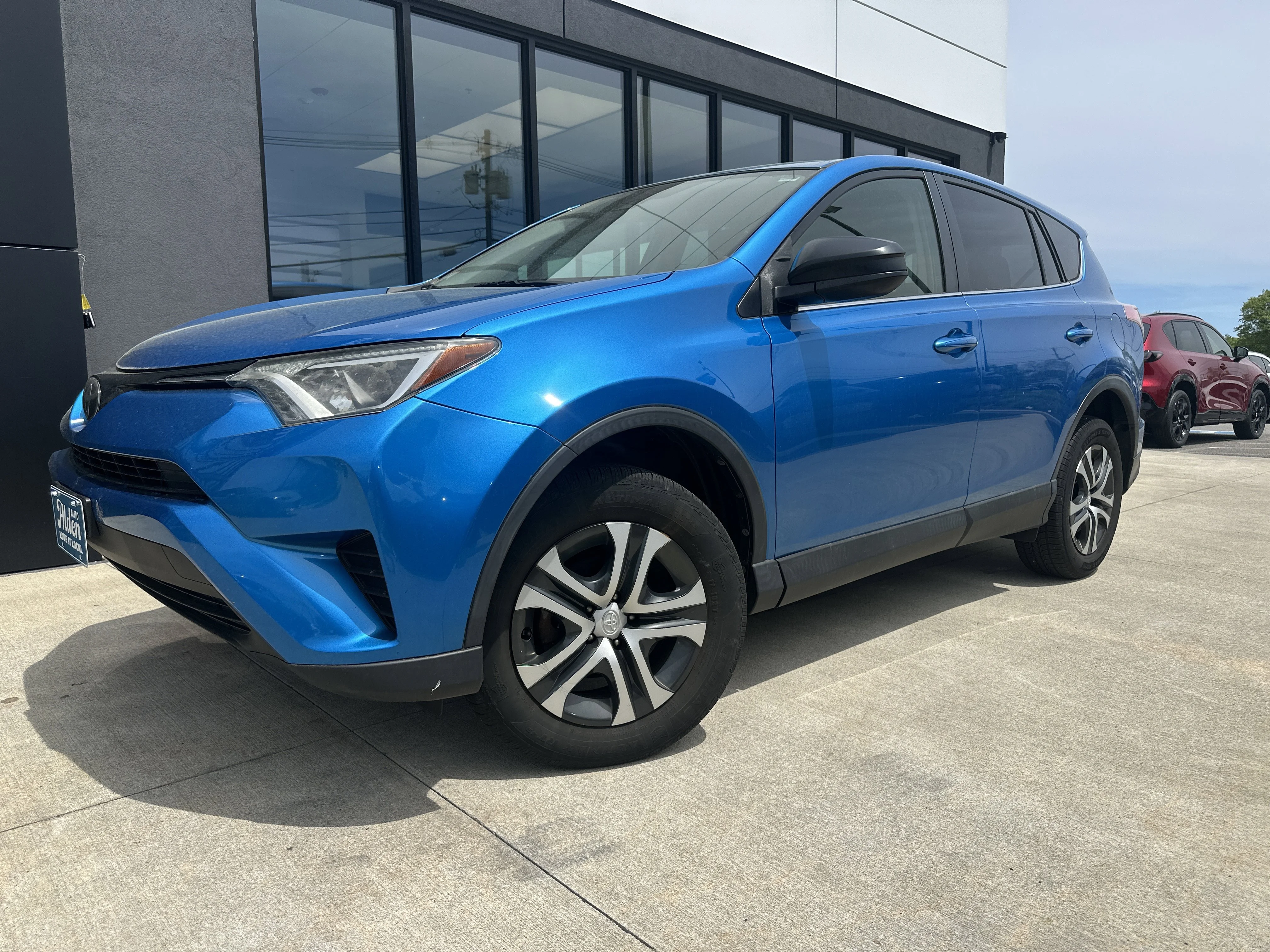 Used 2018 Toyota RAV4 LE with VIN JTMBFREV0JJ186473 for sale in Fairhaven, MA