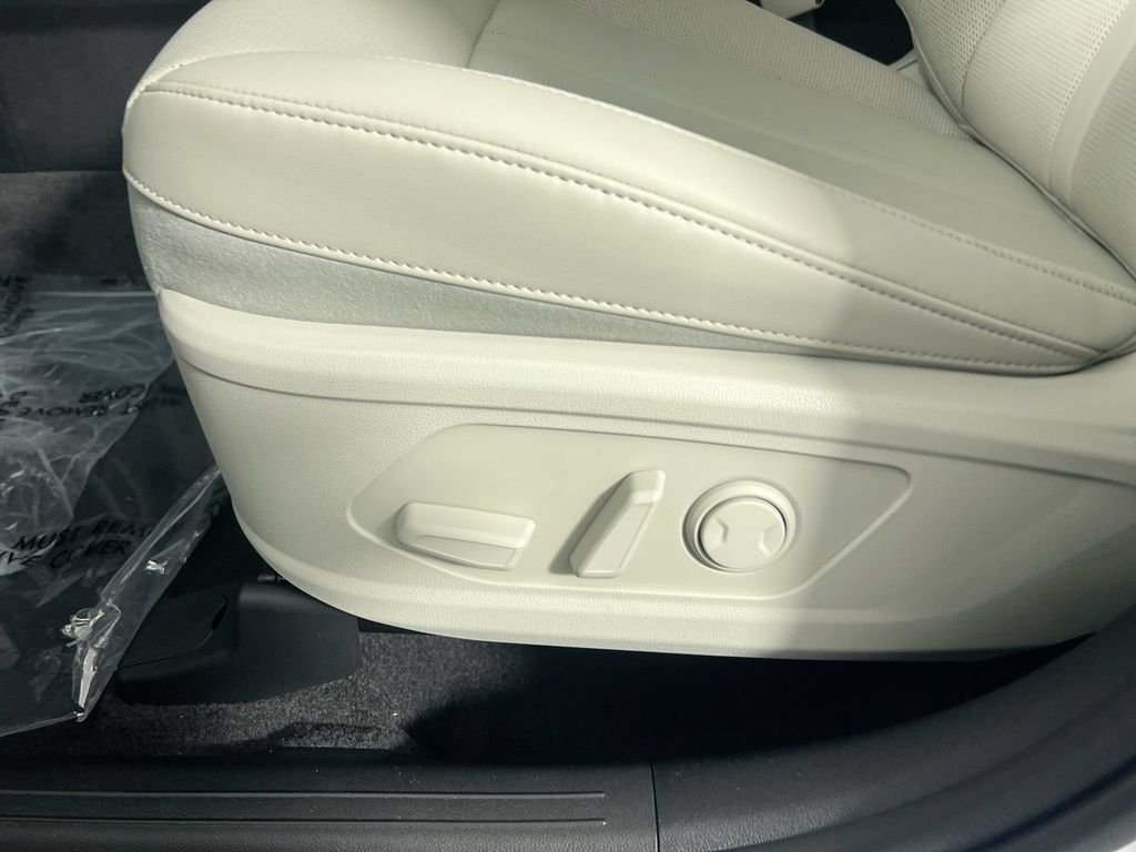 New 2026 Glacial White Pearl Kia S image 13