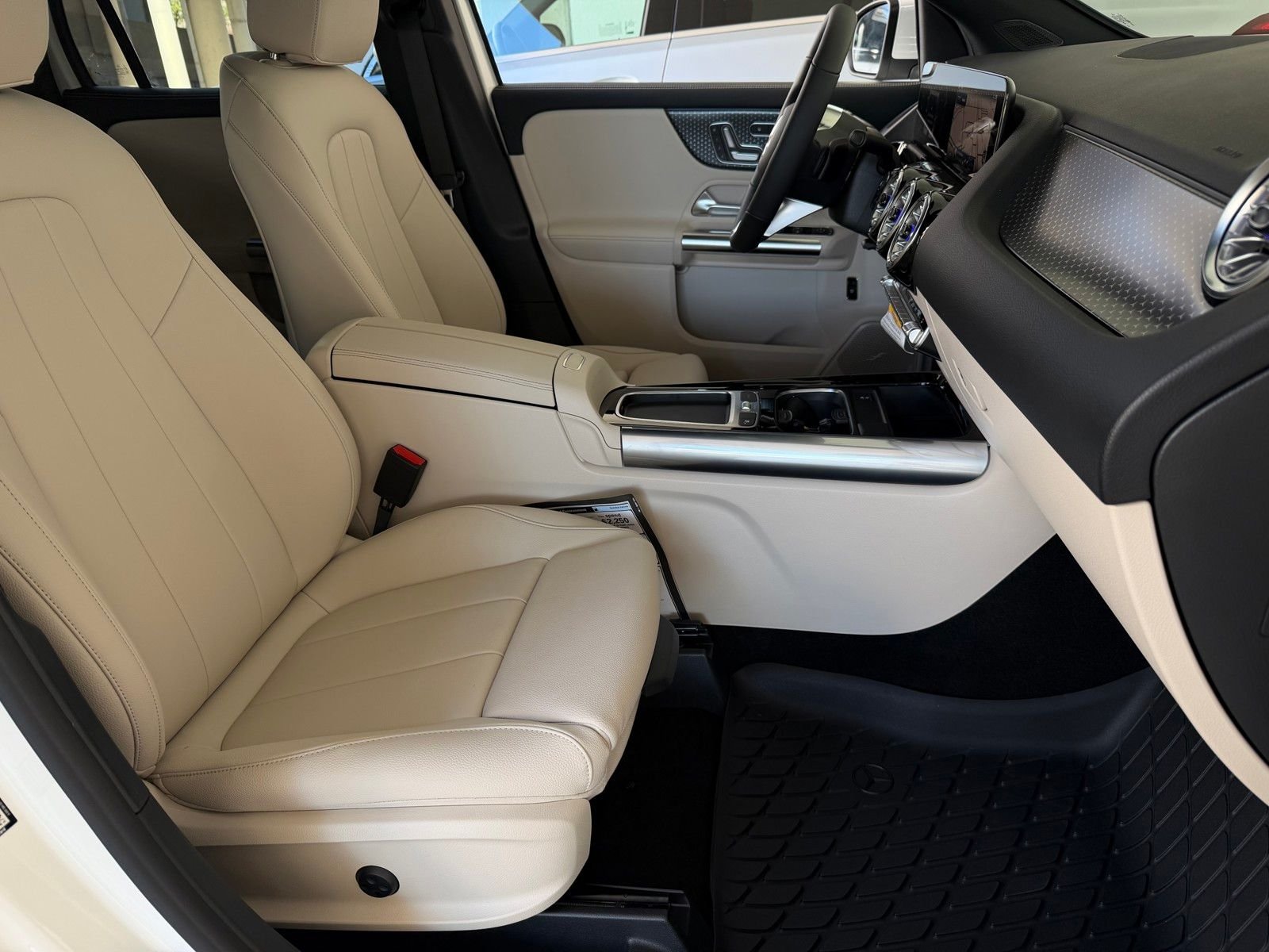 New 2026 Polar White Mercedes-Benz GLA 250 image 16