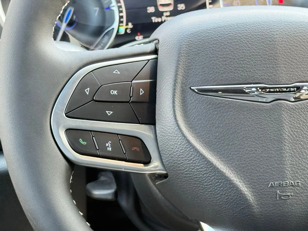 2025 Chrysler Pacifica Select - Photo 19