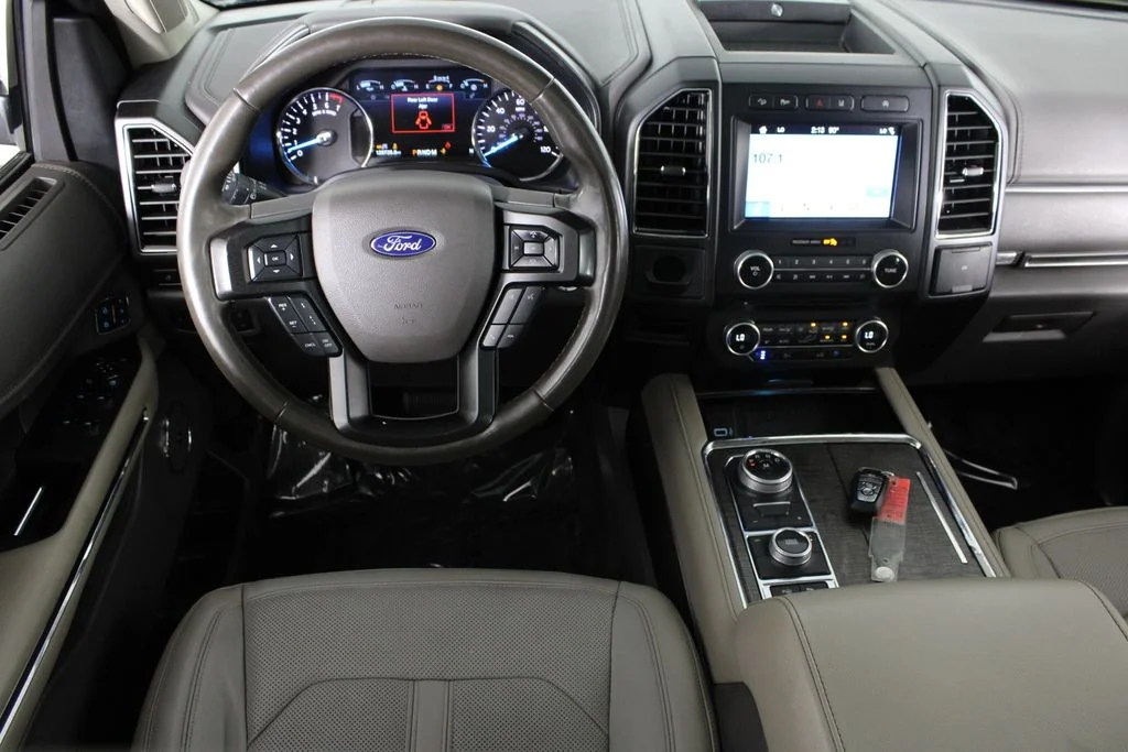 Used 2018 White Ford Limited image 6