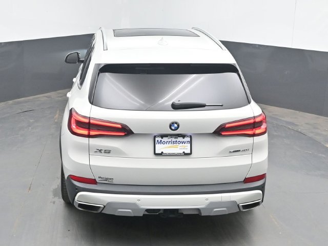 Used 2022 White BMW sDrive40i image 41