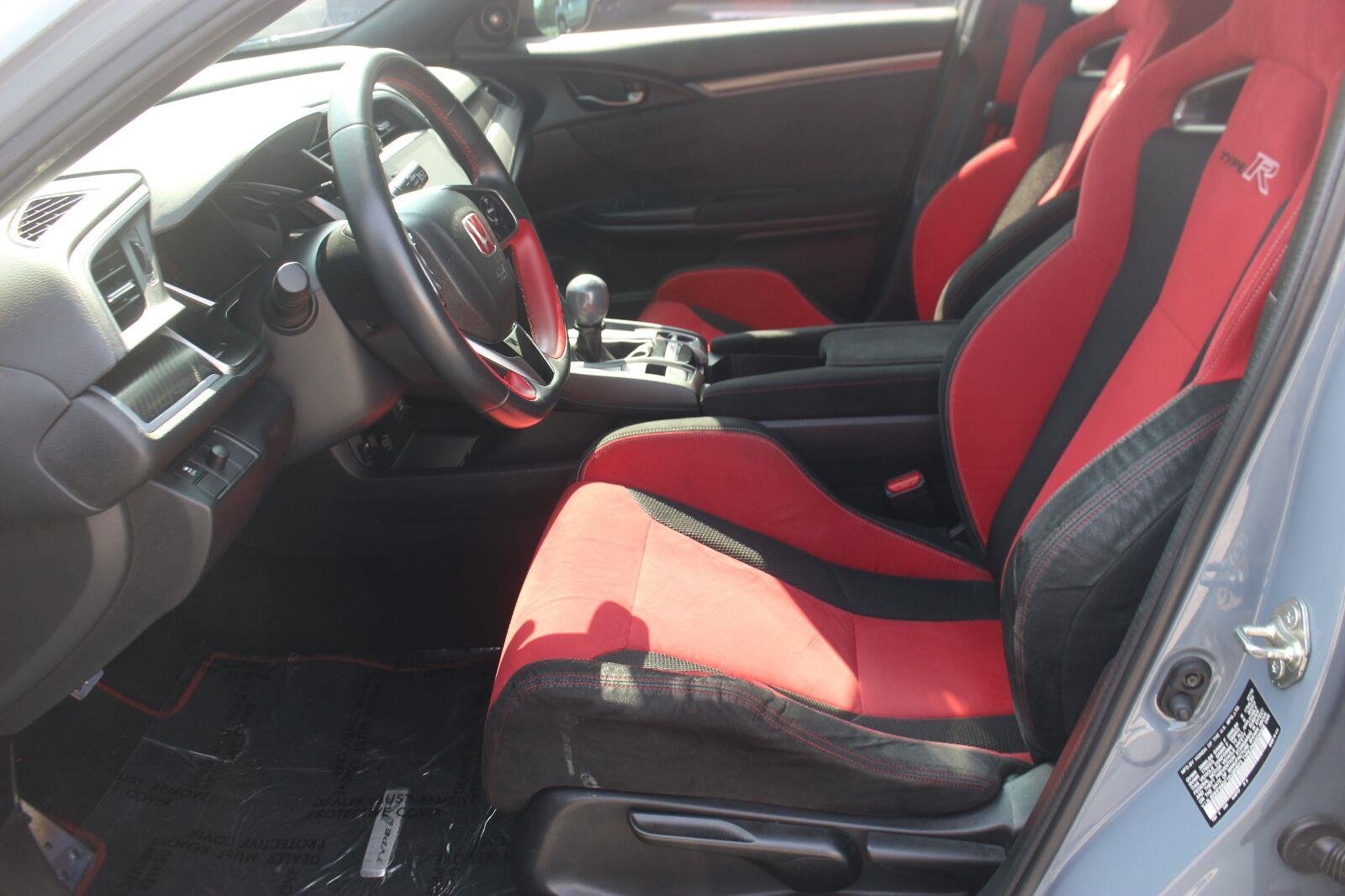 Used 2019 Grey Honda Touring image 18