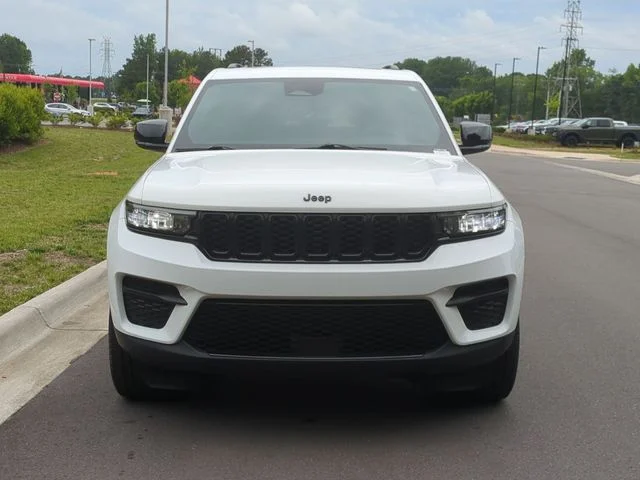 Used 2023 White/off-white Jeep Altitude X image 16