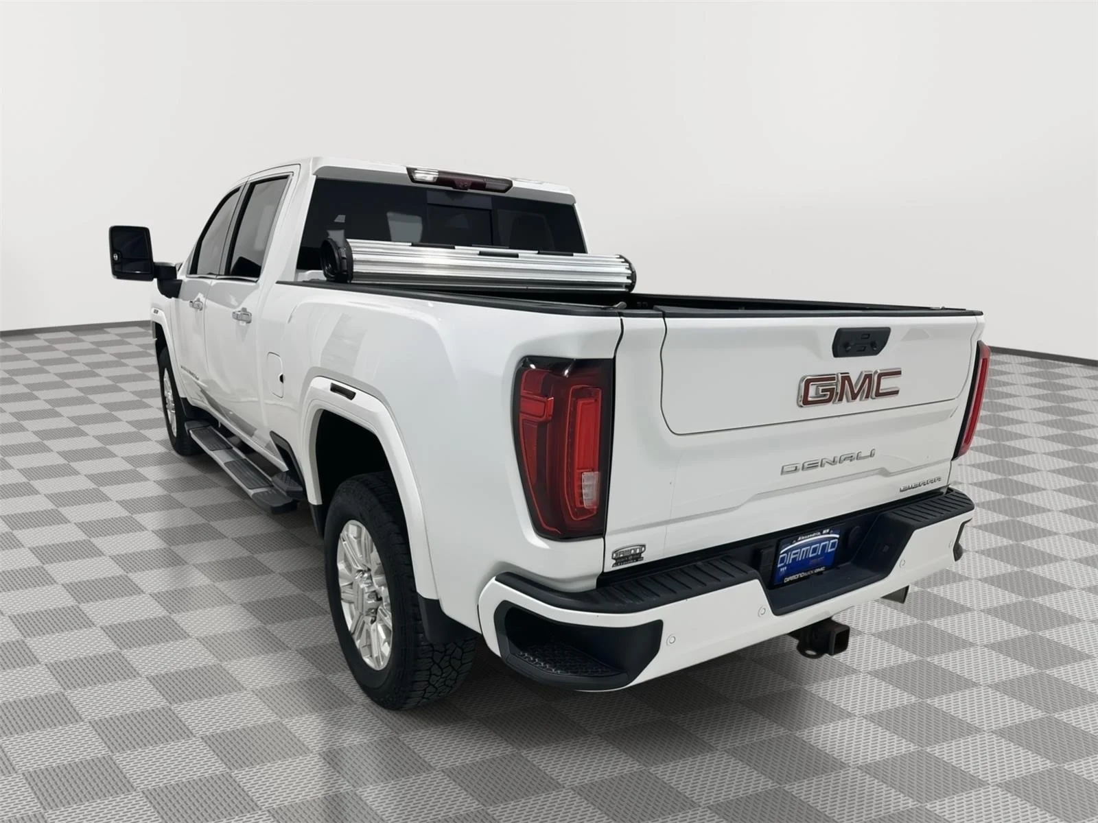 Used 2022 SUMMIT WHITE GMC Denali image 3