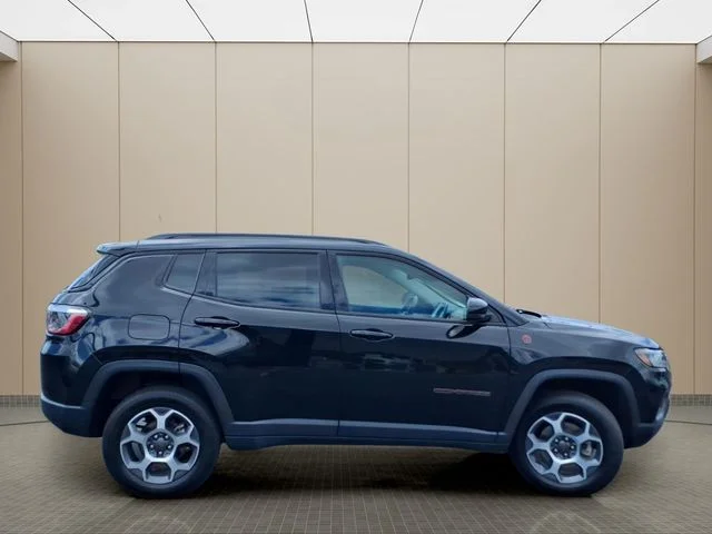 Used 2022 Black Jeep Trailhawk image 5