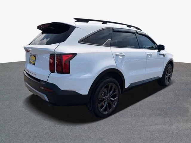 Used 2022 White Kia X-Line EX image 3