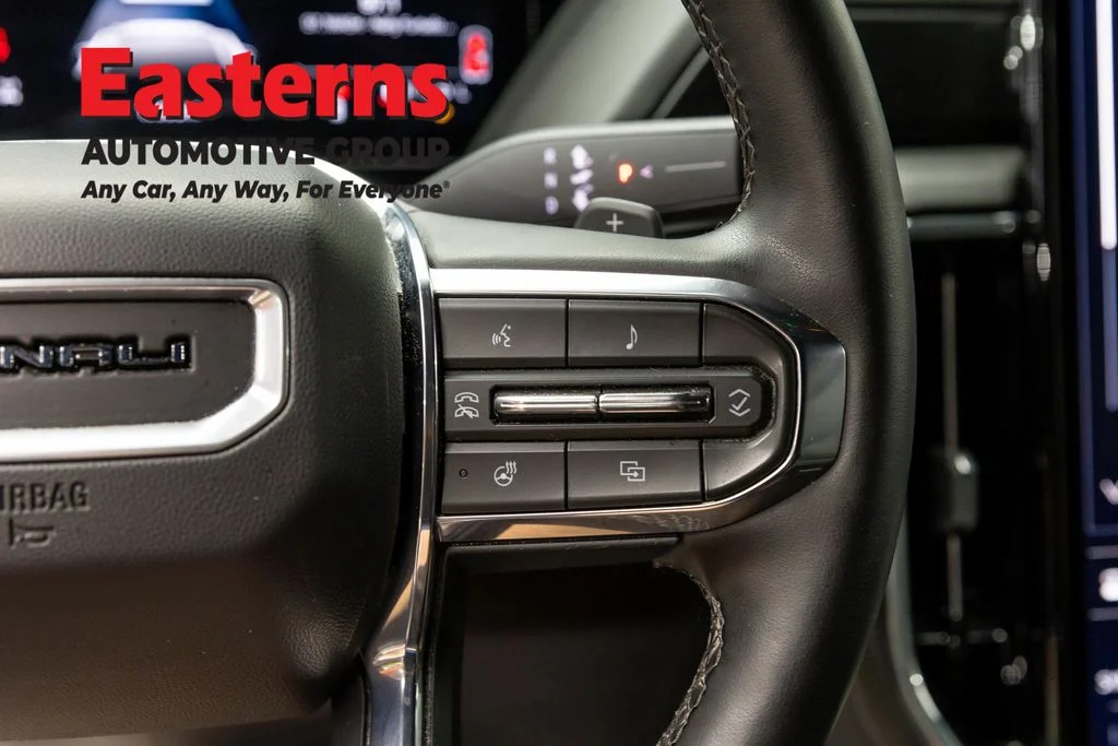 Used 2025 White GMC Denali image 16