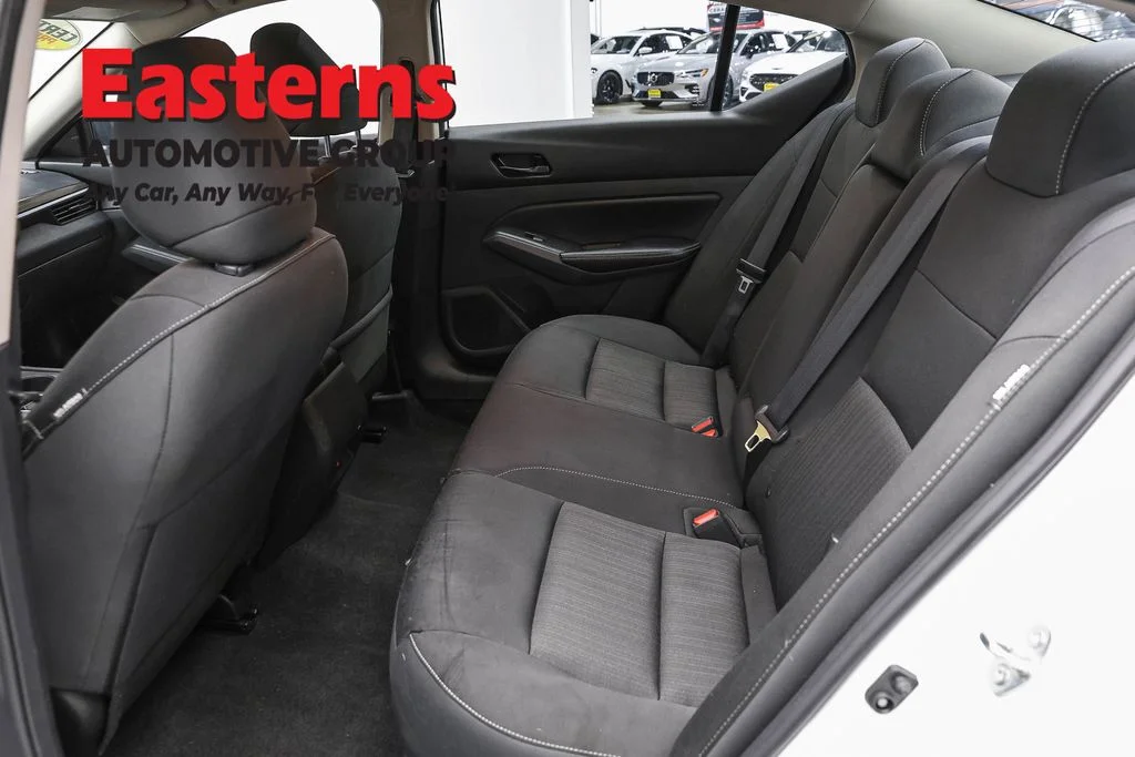 Used 2025 White Nissan 2.5 SV image 21