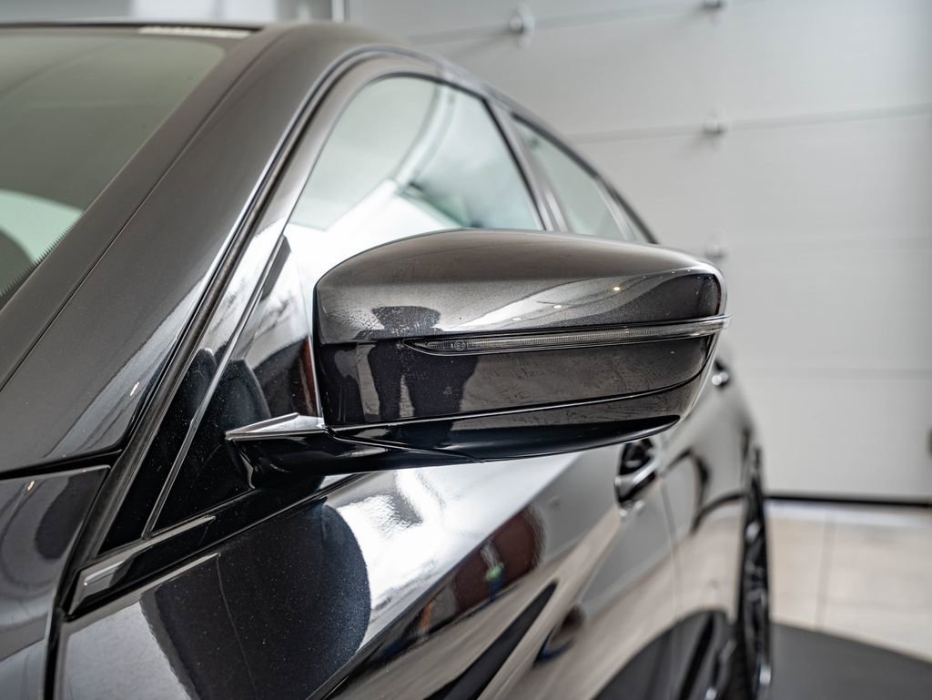 Used 2023 Dark Graphite Metallic BMW 540i image 9