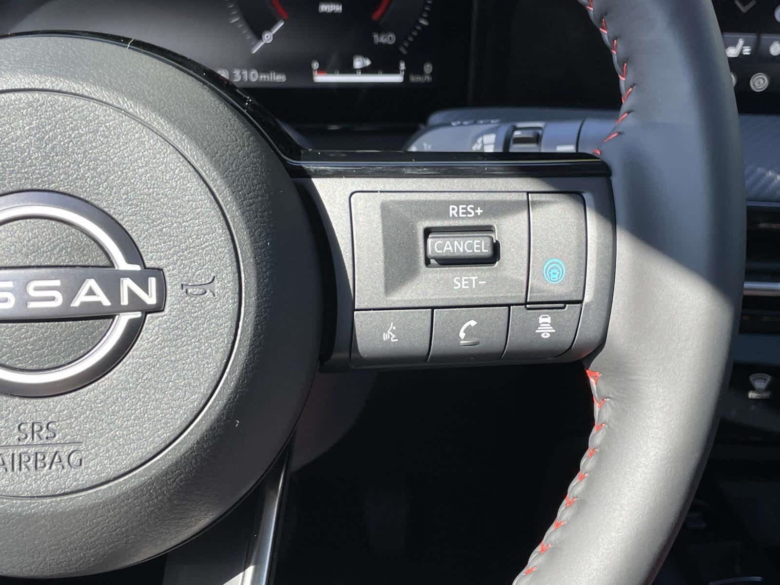 New 2026 Aspen White Tricoat/Super Black Nissan SR image 31