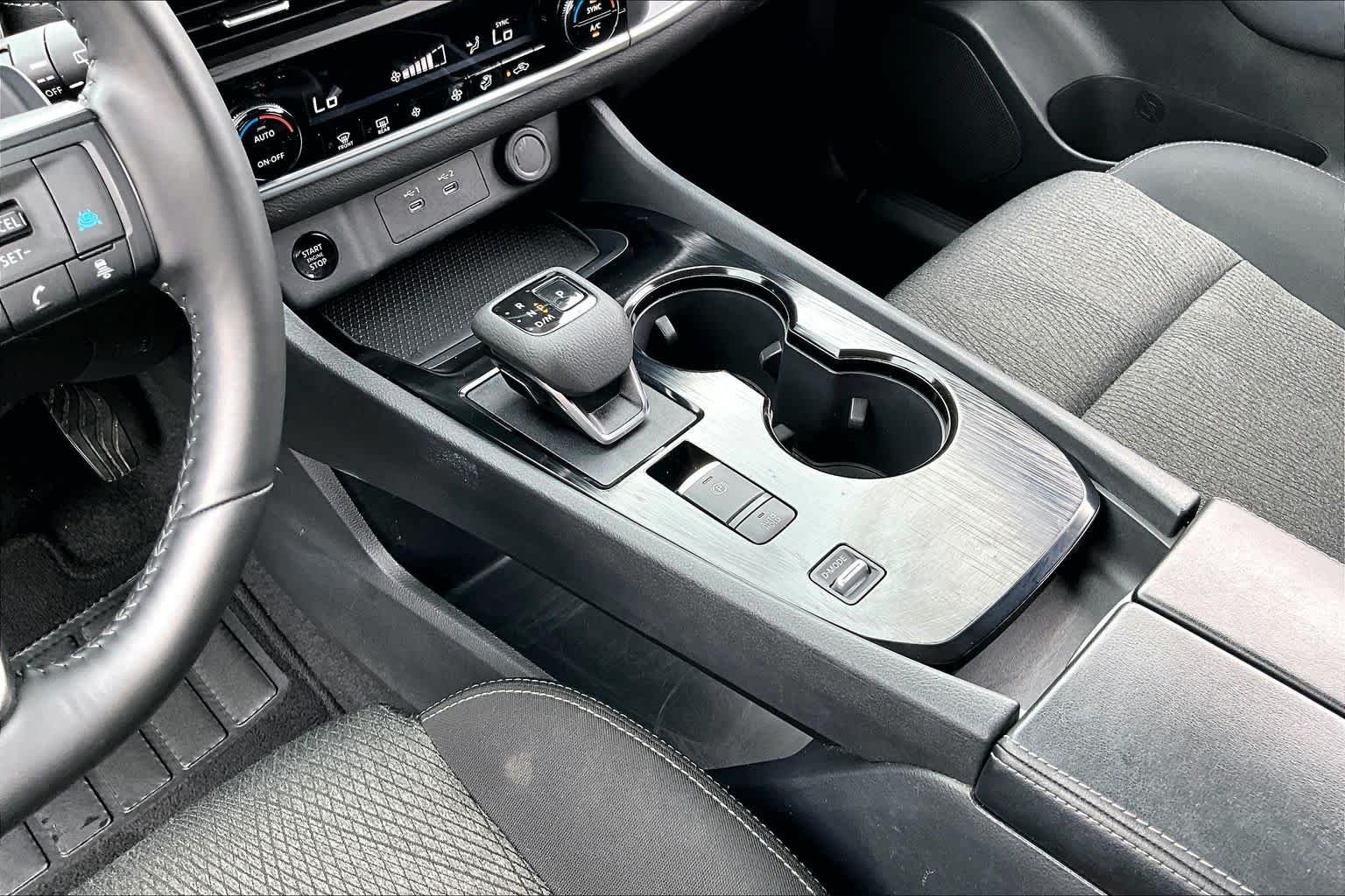 Used 2025 Brilliant Silver Metallic Nissan SV image 17