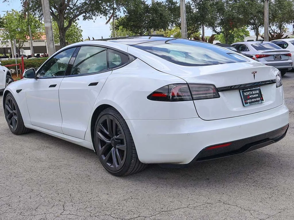 Used 2023 White Tesla Standard Range image 9