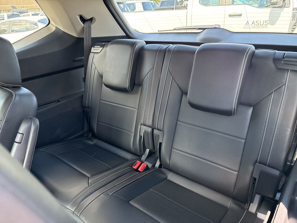 Used 2021 Black Volkswagen 3.6L V6 SEL R-Line image 27