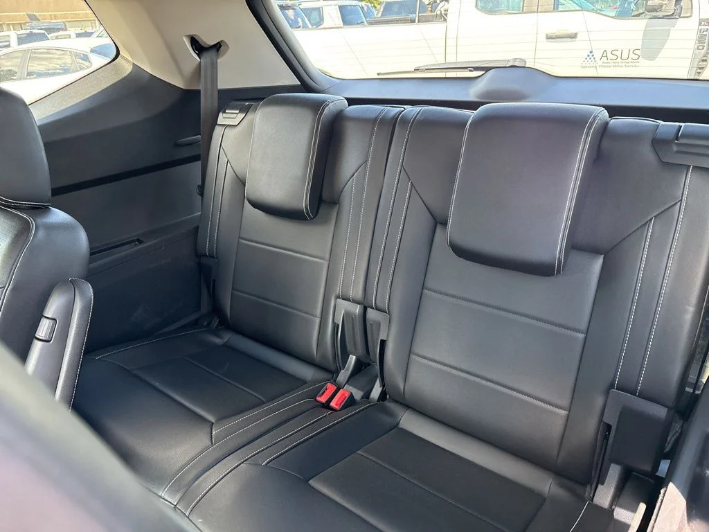 Used 2021 Black Volkswagen 3.6L V6 SEL R-Line image 27