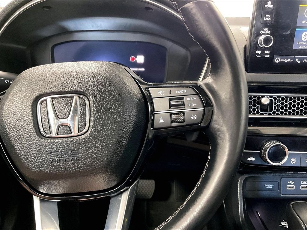 Used 2023 Platinum White Honda Touring image 24