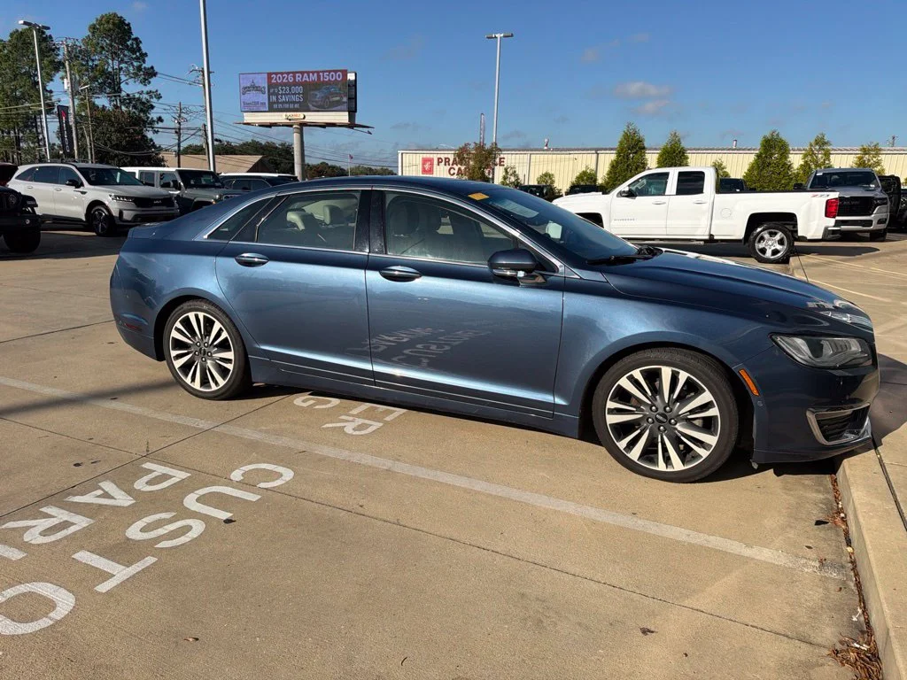 Used 2019 Blue Lincoln Reserve image 23