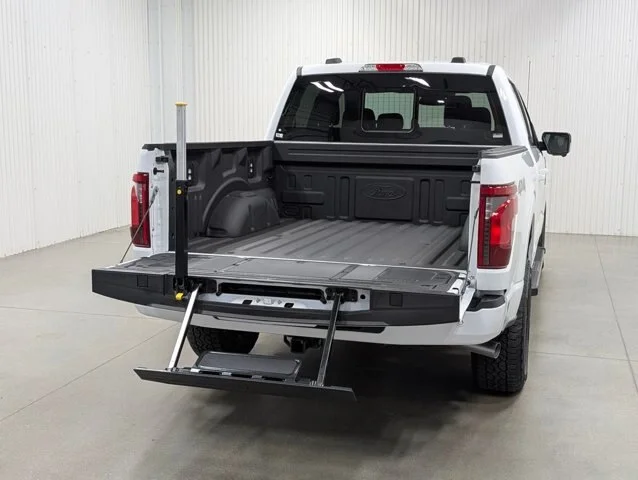 New 2026 Oxford White Ford XLT image 57