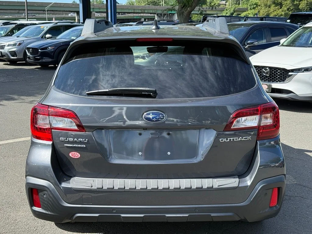 Used 2018 Magnetite Gray Metallic Subaru 2.5i image 6