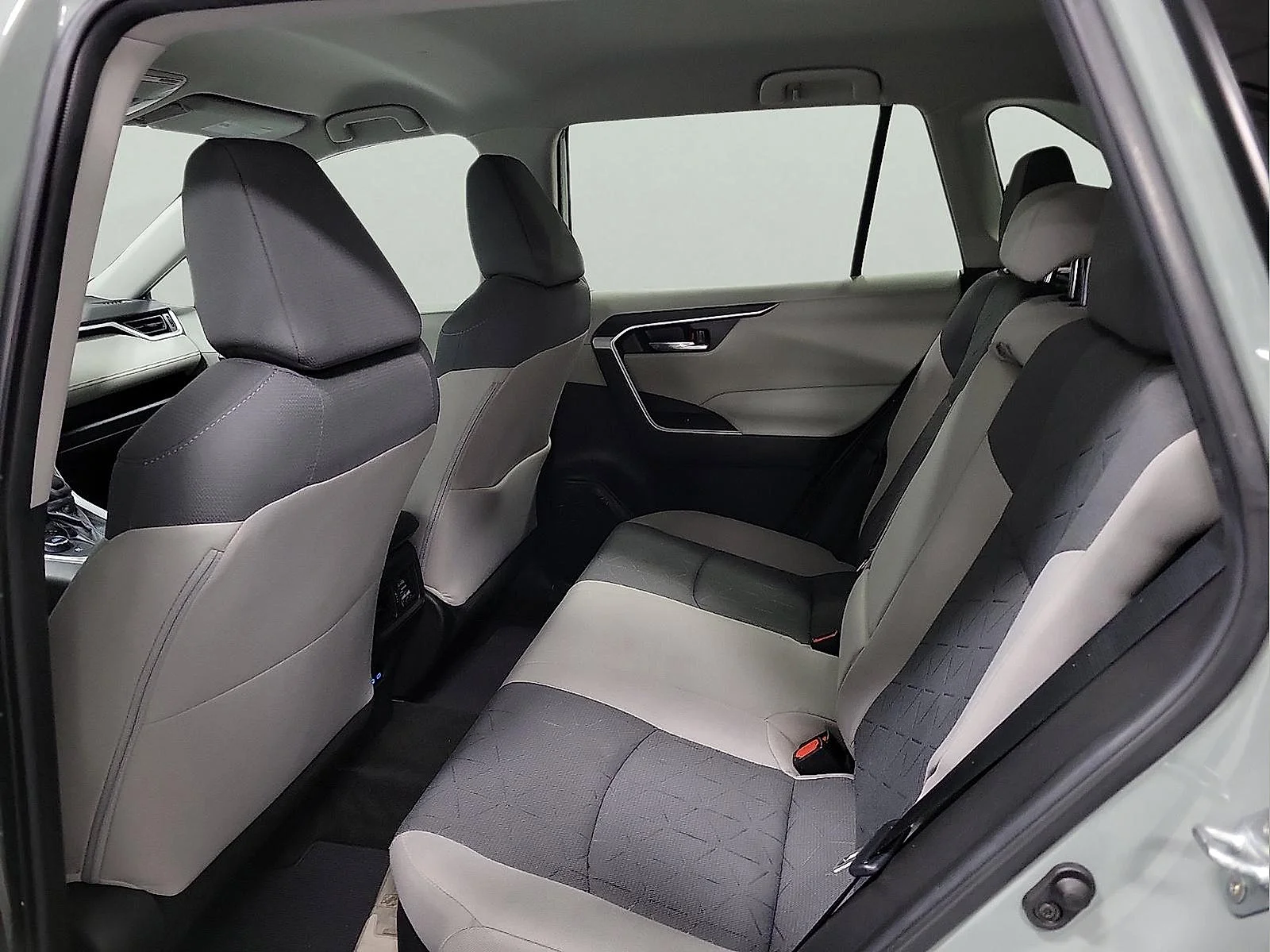Certified Used 2022 LUNAR ROCK Toyota Hybrid XLE image 8