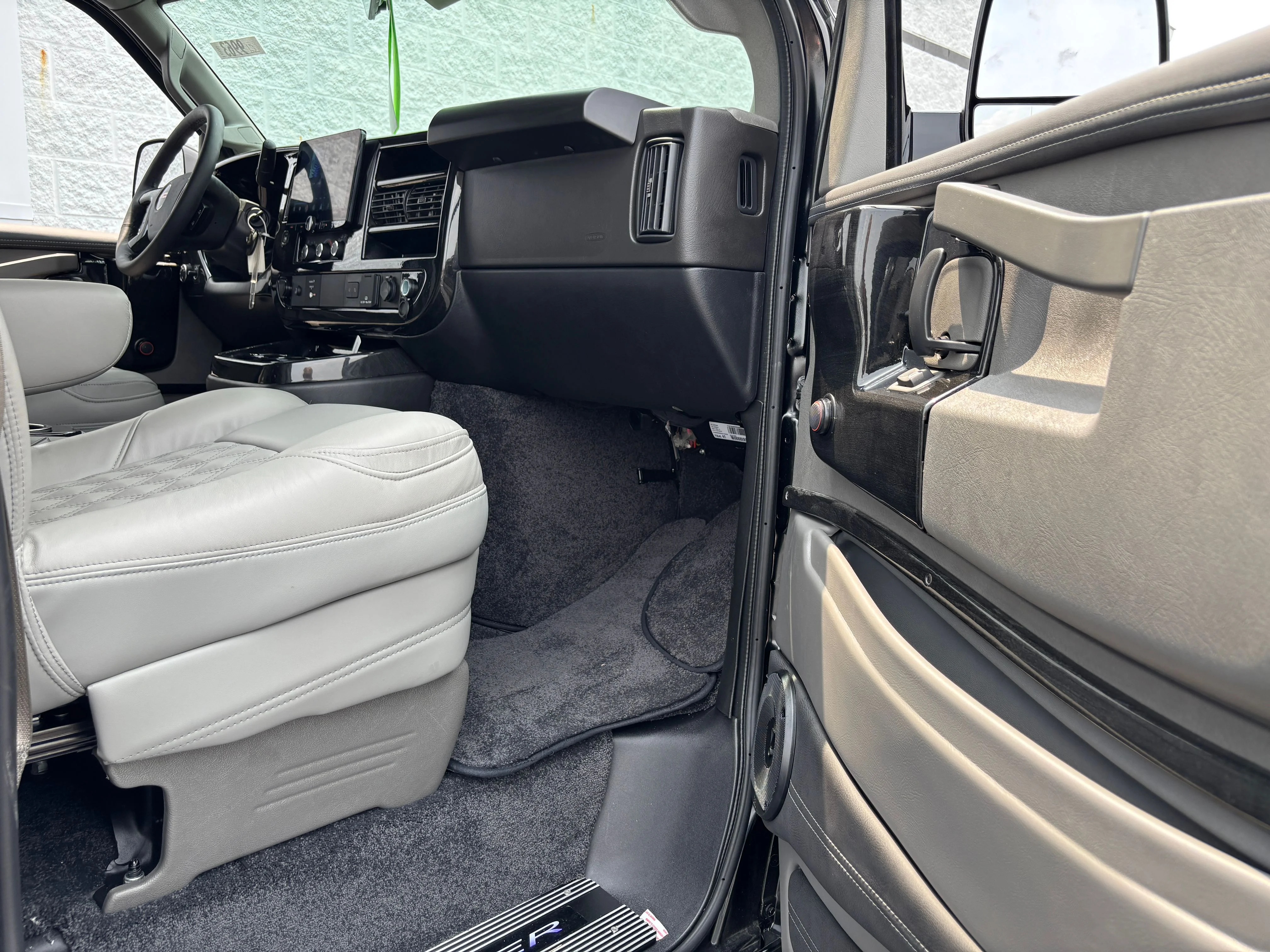 New 2026 Onyx Black GMC Explorer Limited SE image 19