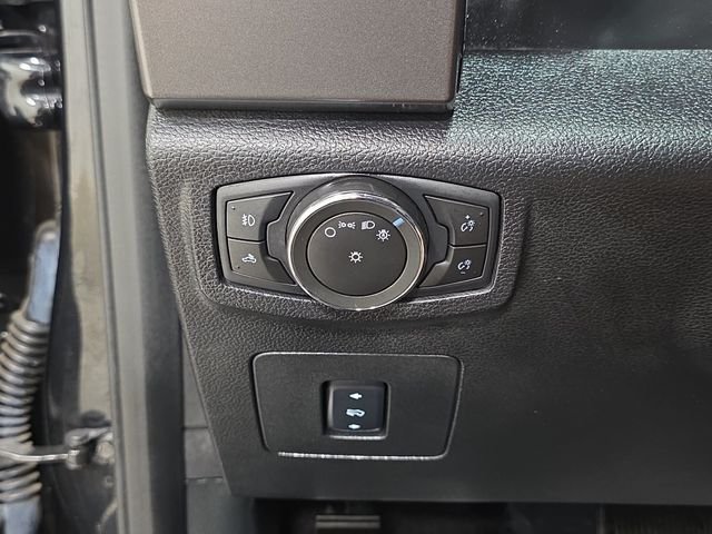 Used 2015 Tuxedo Black Metallic Ford XLT image 25