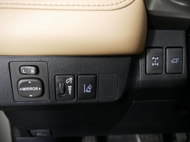 Certified Used 2018 Blizzard Pearl Toyota Limited image 28