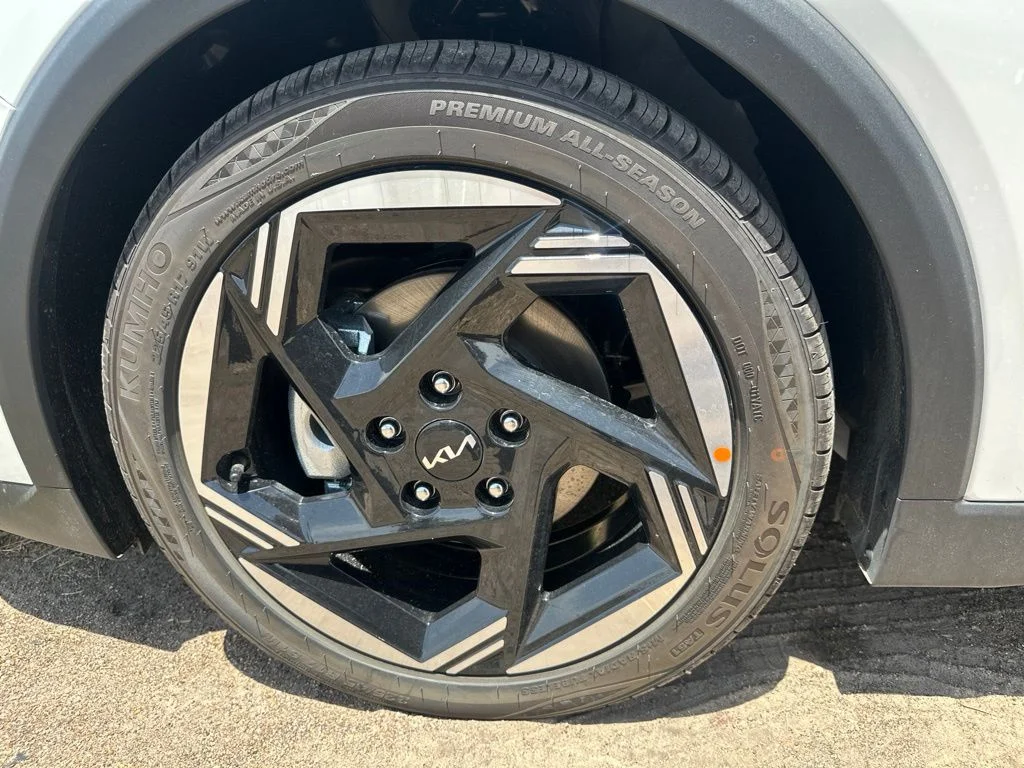 New 2026 White Kia EX image 20