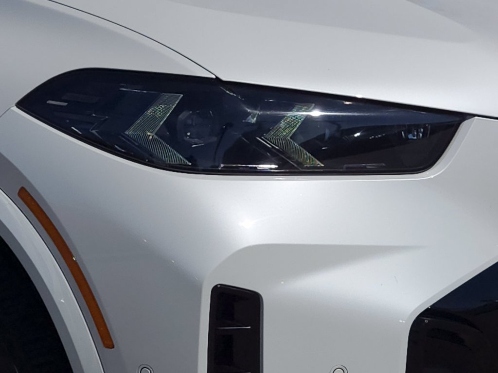 Certified Used 2026 Mineral White Metallic BMW sDrive40i image 7