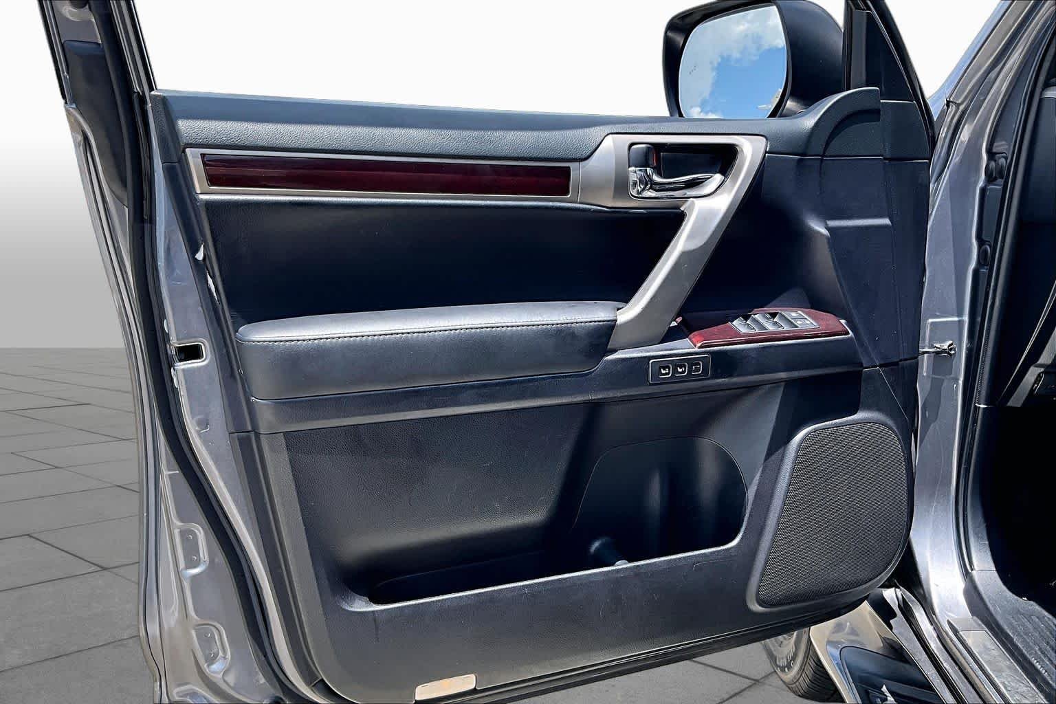 Used 2015 Nebula Gray Pearl Lexus  image 19