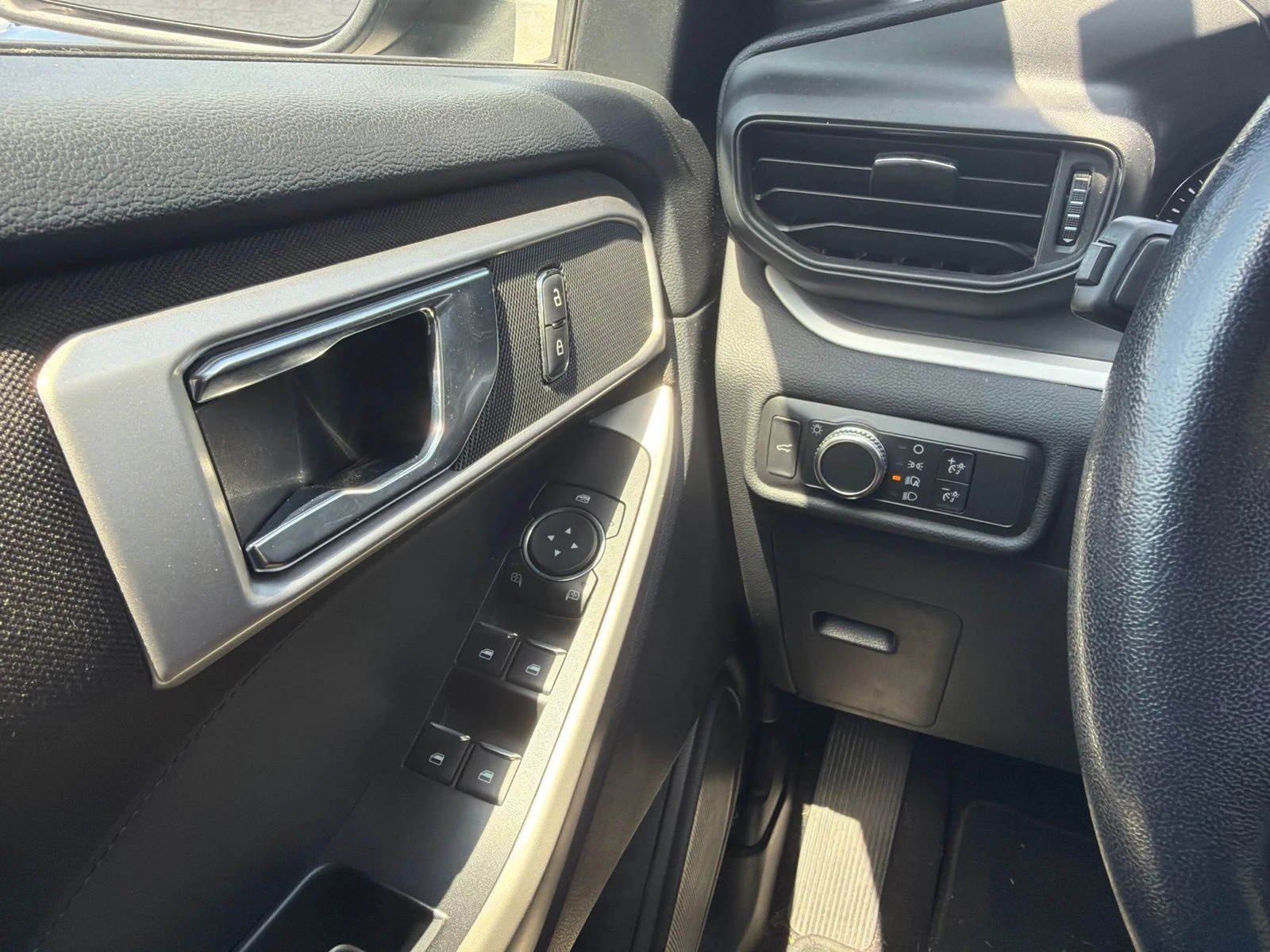Used 2020 Black Metallic Ford XLT image 23
