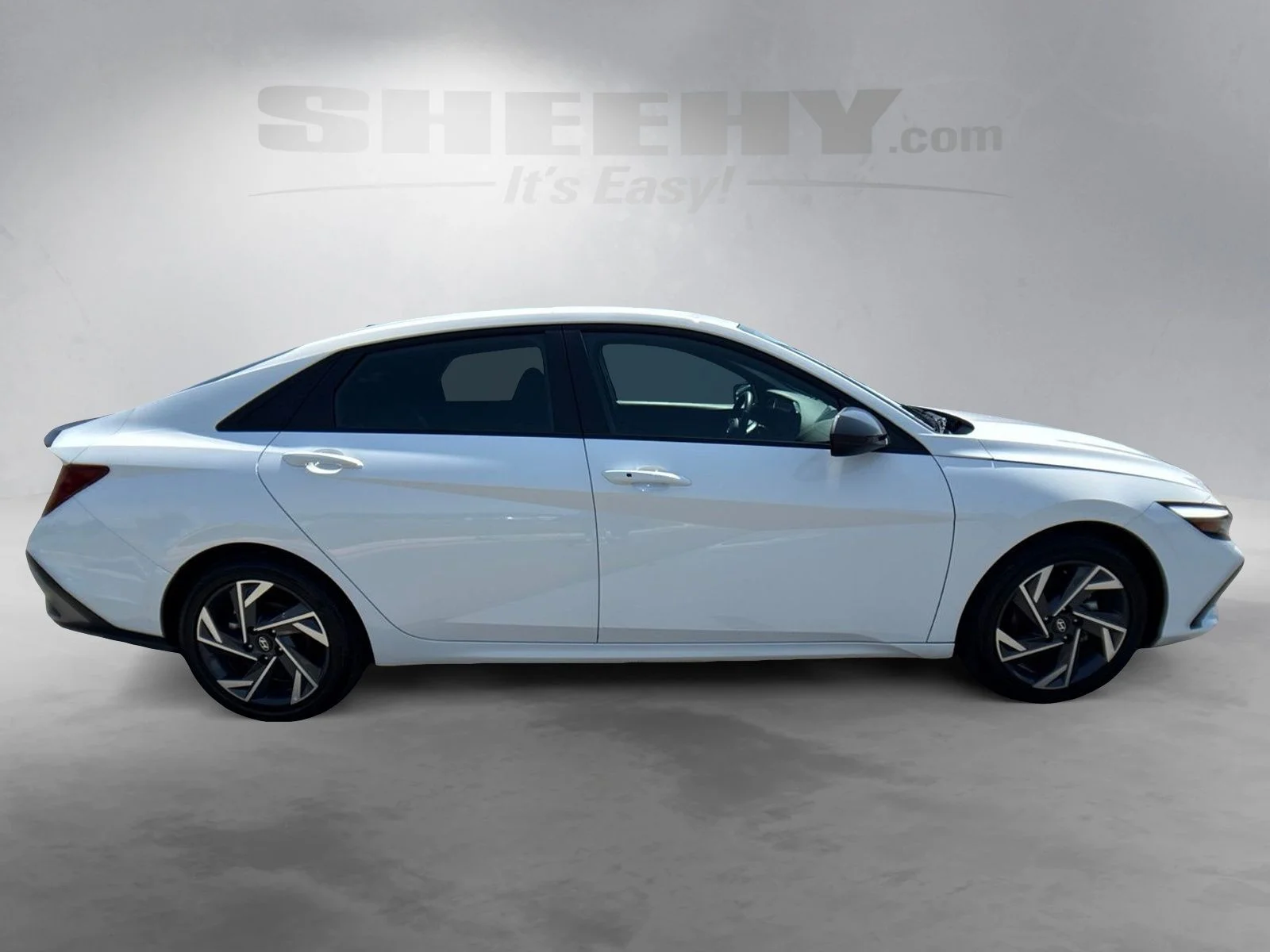 Used 2025 White Hyundai SEL Sport image 11