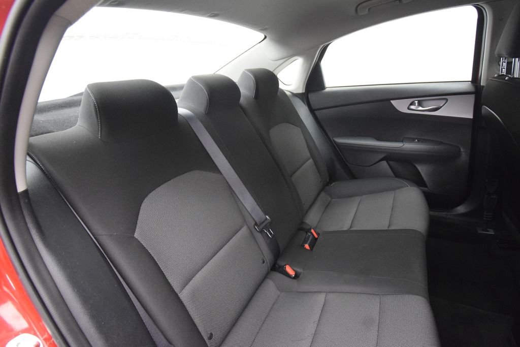 Used 2024 Currant Red Kia LXS image 17
