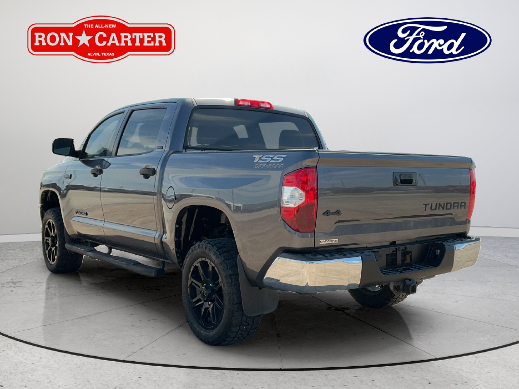 Used 2018 Gray Toyota SR5 image 4
