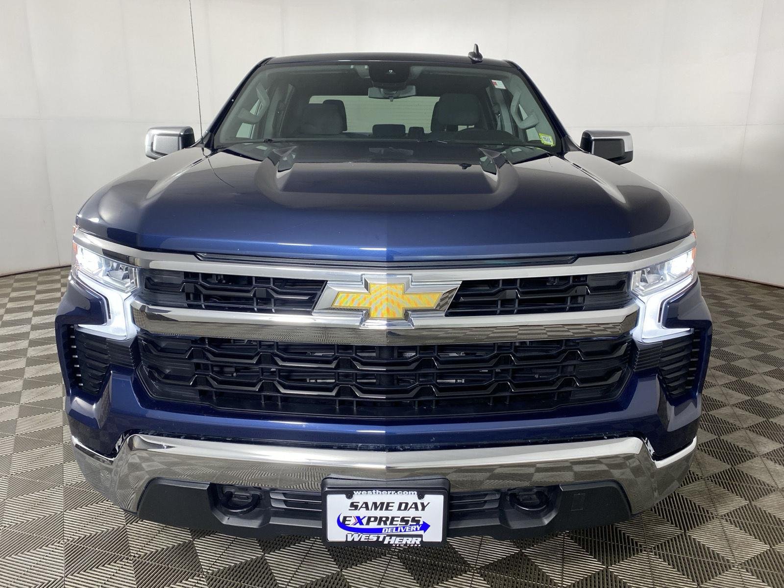 Used 2022 Northsky Blue Metallic Chevrolet LT image 2