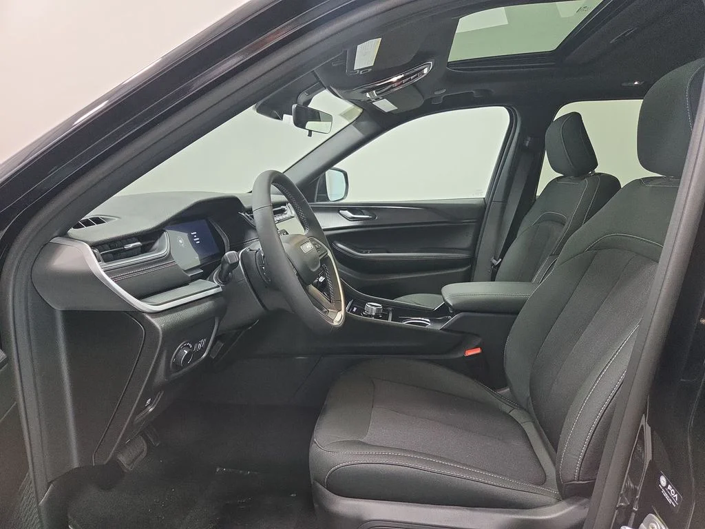 New 2027 High Gloss Black Jeep Laredo X image 16