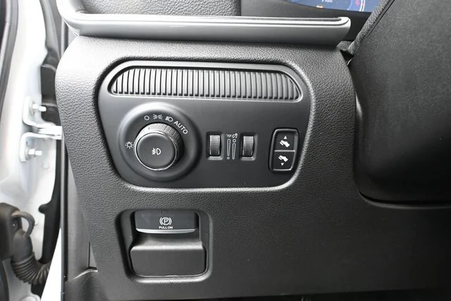 Certified Used 2022 White Jeep Series I image 25