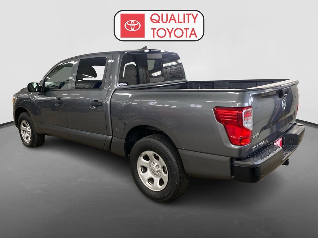 Used 2023 Gray Nissan S image 4