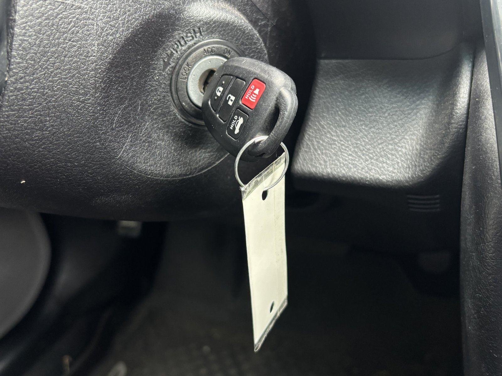 Used 2017 Blizzard Pearl Toyota SE image 18