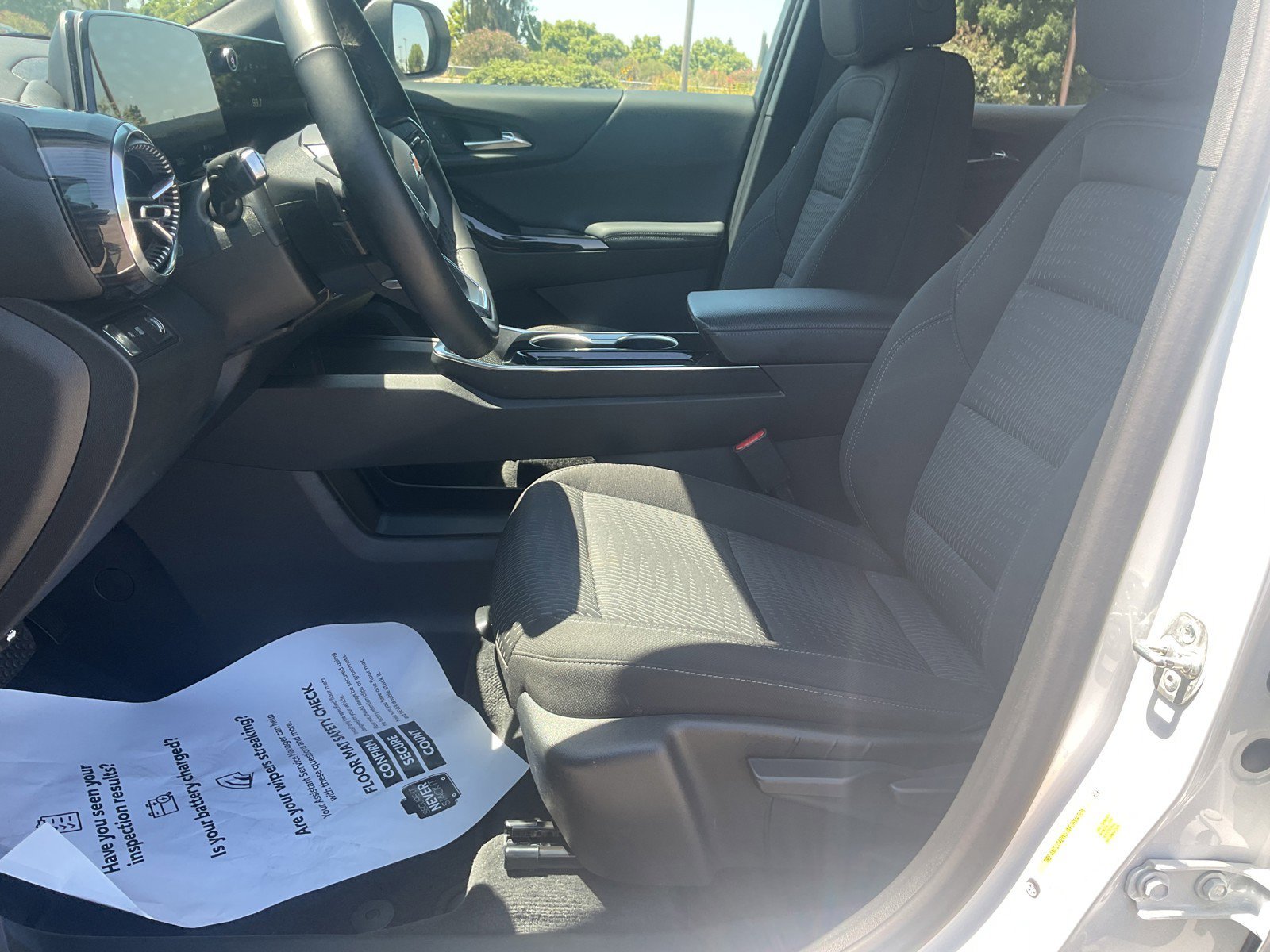 Used 2025 Summit White Chevrolet FWD LT image 14