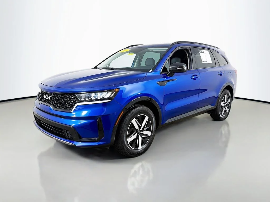 Used 2022 Sapphire Blue Kia S image 3